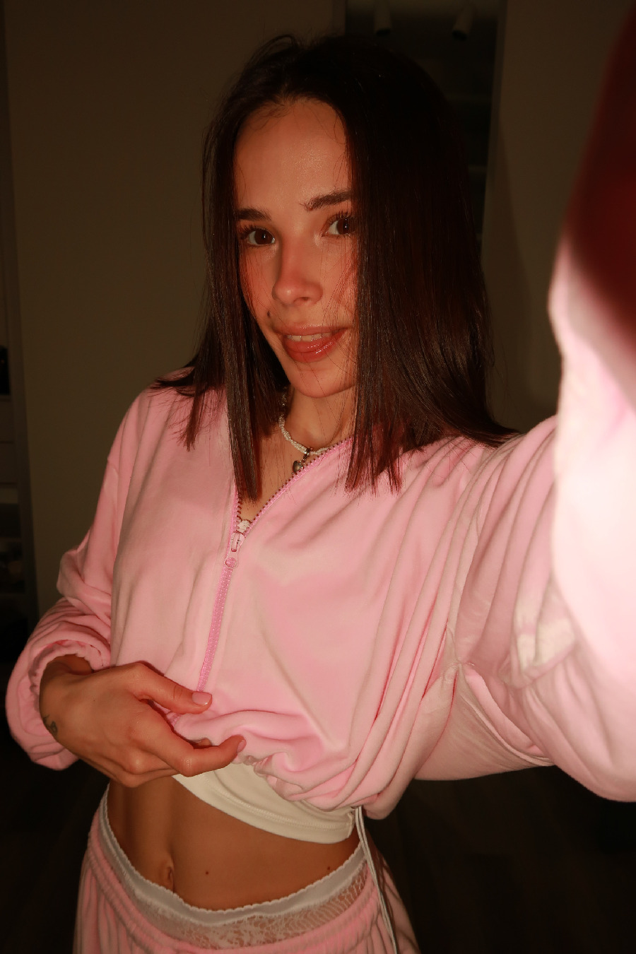 Tina brings the glow — live moments in Barcelona